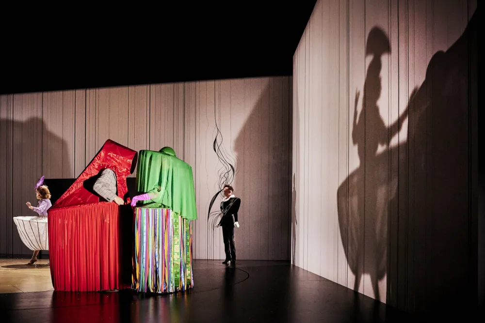 Les Enfants terribles - Phia Ménard & Emmanuel Olivier - Philip Glass d'après Jean Cocteau © Christophe Raynaud de Lage